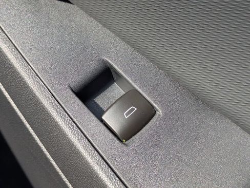 New 2026 Chevrolet Equinox LT w/ Safety and Technology Package FWD image 32