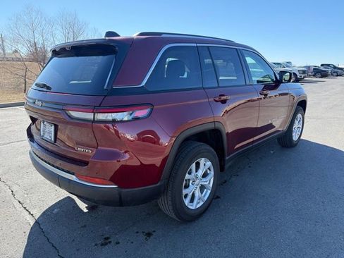 Used 2024 Jeep Grand Cherokee Limited w/ Luxury Tech Group II image 7