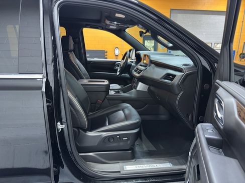 Used 2024 Chevrolet Suburban Premier image 19