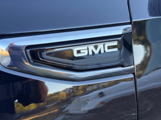 Used 2023 GMC Yukon AT4 w/ AT4 Premium Plus Package AWD/4WD image 10