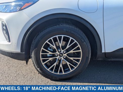 Used 2025 Ford Escape SE FWD image 11