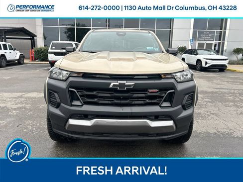 Used 2024 Chevrolet Colorado Trail Boss w/ Technology Package AWD/4WD image 9