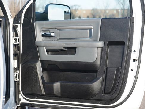 Used 2017 RAM 2500 Tradesman w/ Chrome Appearance Group image 12