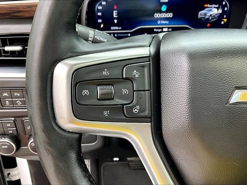 Used 2023 Chevrolet Suburban Premier AWD/4WD image 23
