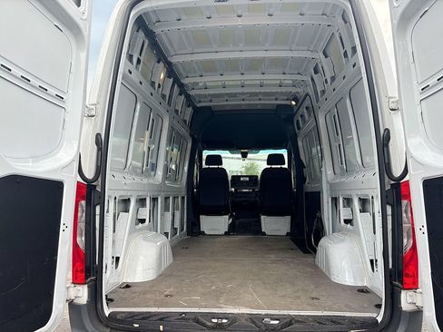Used 2024 Mercedes-Benz Sprinter 2500 image 17