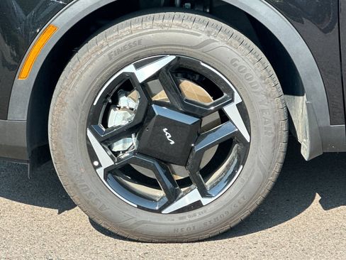 Certified 2026 Kia Sportage EX AWD/4WD image 24