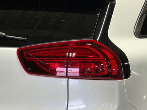 Used 2022 Kia Niro EX Premium FWD image 12