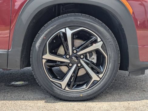Used 2023 Chevrolet TrailBlazer RS w/ Sun and Liftgate Package FWD image 13