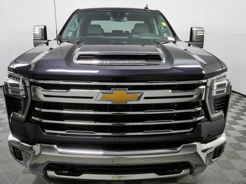Used 2024 Chevrolet Silverado 2500 LTZ w/ LTZ Convenience Package AWD/4WD image 34