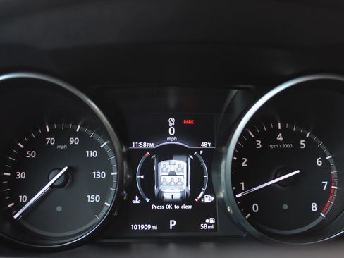 Used 2017 Land Rover Discovery Sport SE AWD/4WD image 24