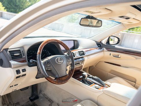 Used 2015 Lexus LS 460 AWD w/ Comfort Package image 13