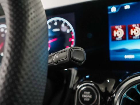 Used 2025 Mercedes-Benz GLA 250 image 24