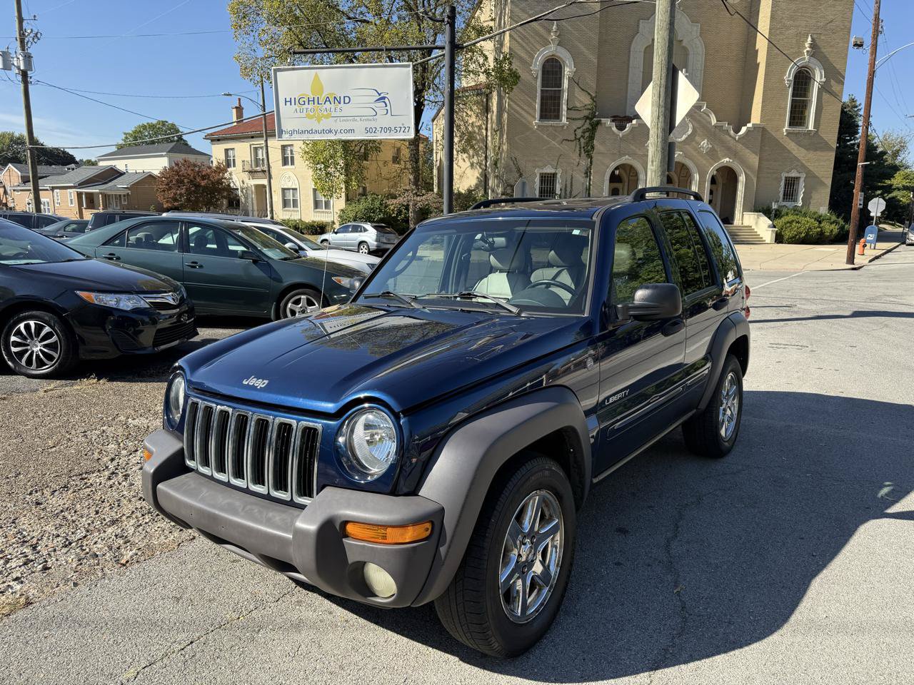 Used 2004 Jeep Liberty Limited w/ 17" Chrome Wheel & Tire Group AWD/4WD image 1