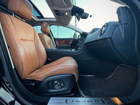 Used 2019 Jaguar XJ R-Sport image 36