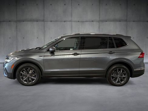 Used 2022 Volkswagen Tiguan SE FWD image 2