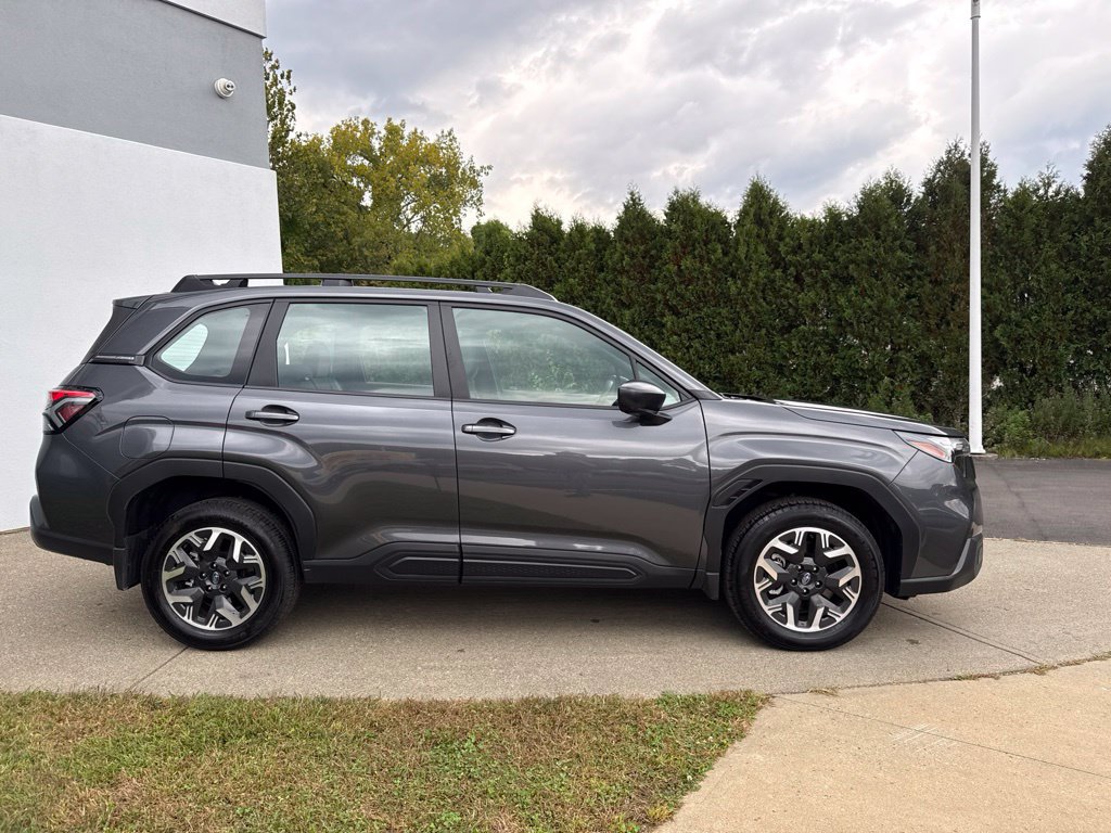 Used 2026 Subaru Forester AWD/4WD image 2