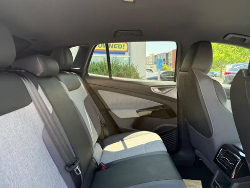 Certified 2024 Volkswagen ID.4 2WD image 9