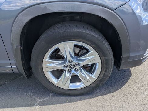 Used 2016 Toyota Highlander Limited FWD image 12