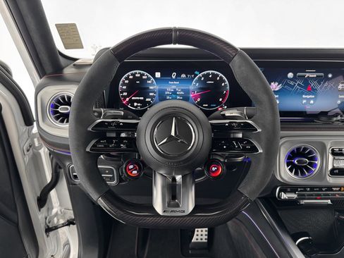 Used 2025 Mercedes-Benz G 63 AMG 4MATIC image 9