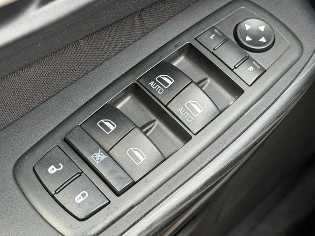 Used 2015 Jeep Cherokee Latitude AWD/4WD image 19
