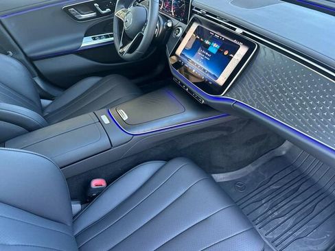 Used 2025 Mercedes-Benz E 350 Sedan image 19