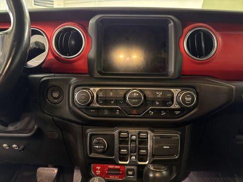 Used 2019 Jeep Wrangler Unlimited Rubicon AWD/4WD image 21
