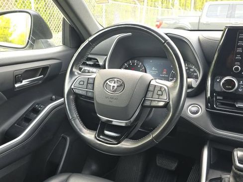 Used 2021 Toyota Highlander XSE image 37