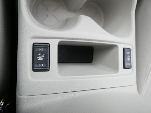 Used 2018 Nissan Rogue Sport SL w/ SL Premium Package image 31