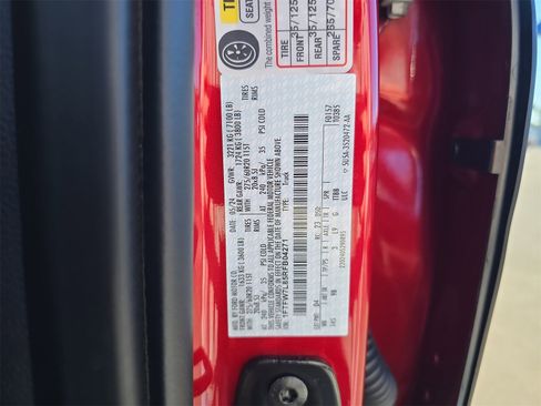 Used 2024 Ford F150 Platinum image 30