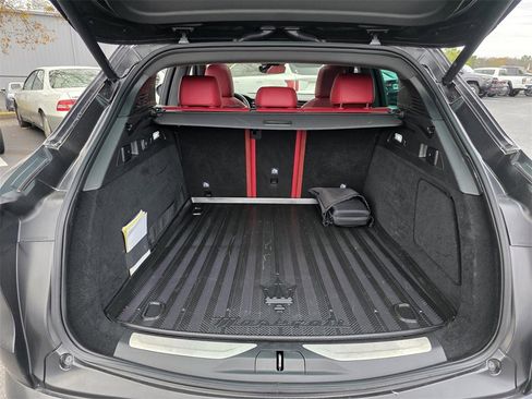 Used 2023 Maserati Grecale Modena image 10