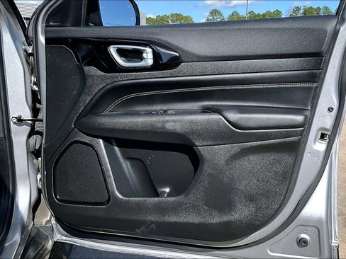 Used 2023 Jeep Compass Altitude image 24