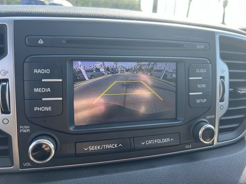 Used 2017 Kia Sportage LX FWD image 25