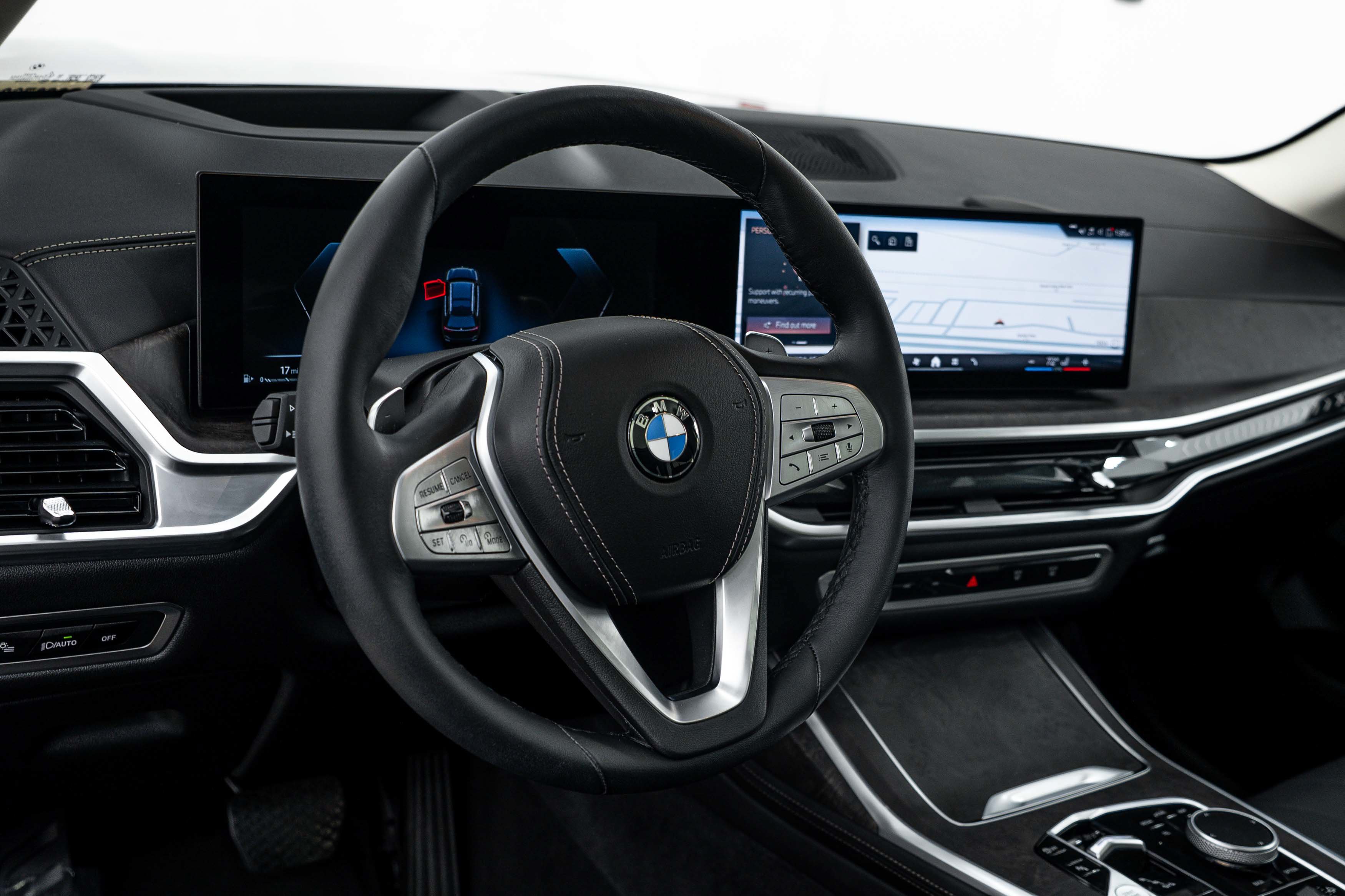 Used 2025 BMW X7 xDrive40i w/ Premium Package AWD/4WD image 12