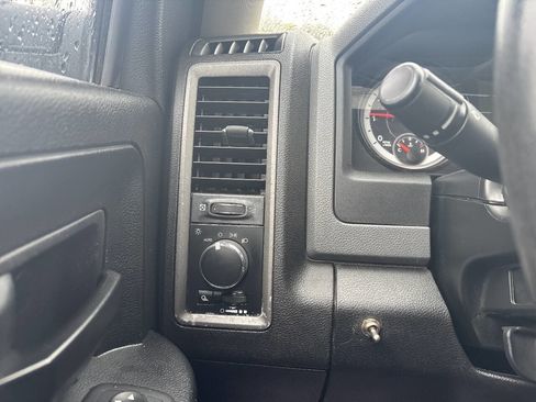 Used 2018 RAM 1500 ST w/ SXT Appearance Group AWD/4WD image 29