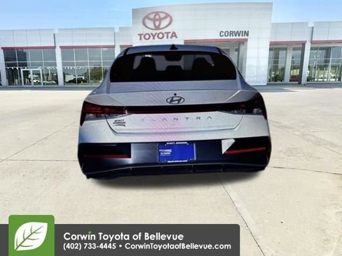 Used 2025 Hyundai Elantra SEL image 4