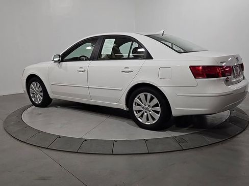 Used 2010 Hyundai Sonata GLS image 3