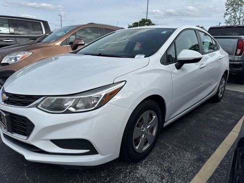 Used 2017 Chevrolet Cruze LS FWD image 2