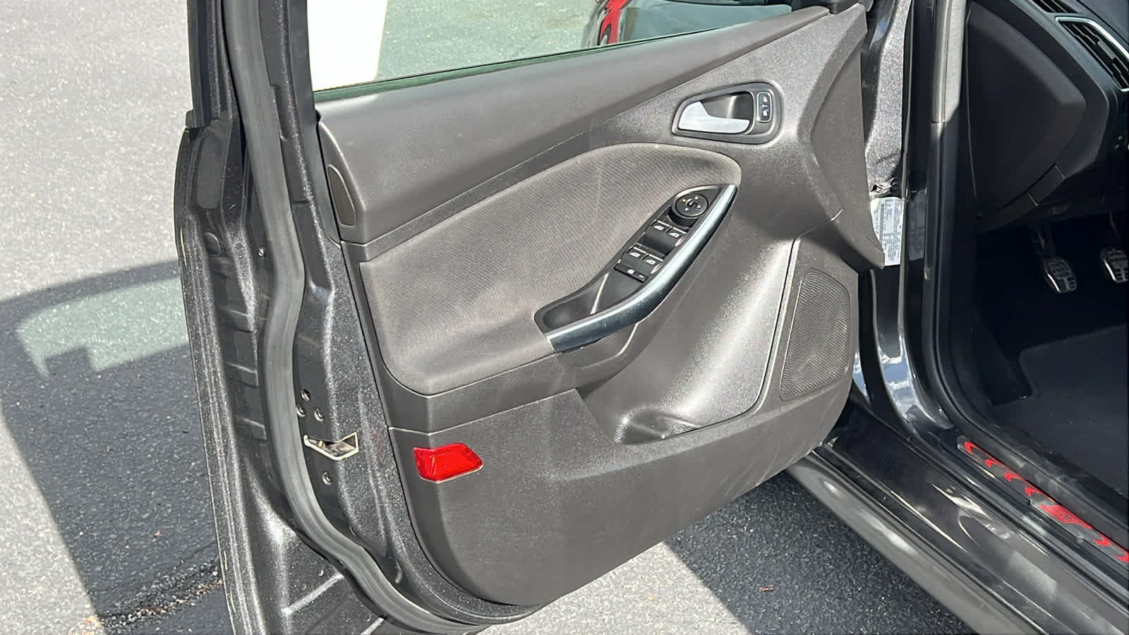 Used 2017 Ford Focus ST FWD image 23