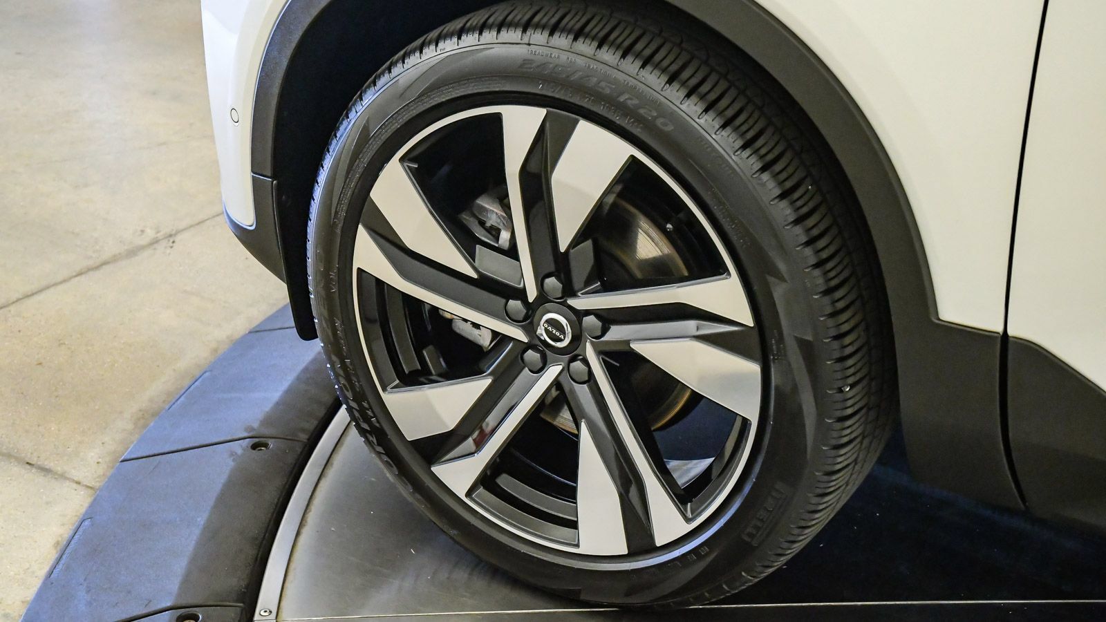 Certified 2026 Volvo XC40 B5 Ultra w/ Climate Package AWD/4WD image 10