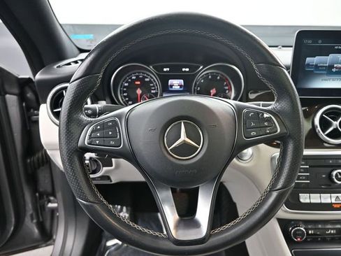 Used 2018 Mercedes-Benz CLA 250 image 12