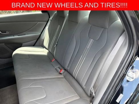 Used 2023 Hyundai Elantra SEL w/ Convenience Package FWD image 23