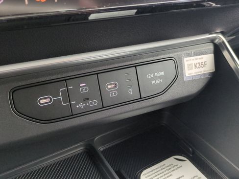 New 2026 Kia Carnival SX image 21