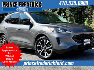 Used 2022 Ford Escape SE w/ SE Sport Appearance Package image 1