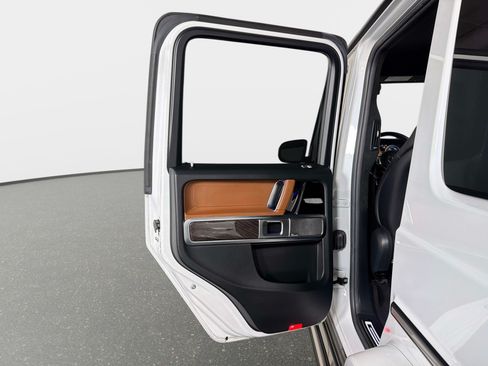 Used 2022 Mercedes-Benz G 550 image 26