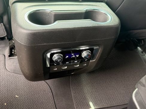 Used 2023 GMC Yukon XL Denali w/ Advanced Technology Package AWD/4WD image 17