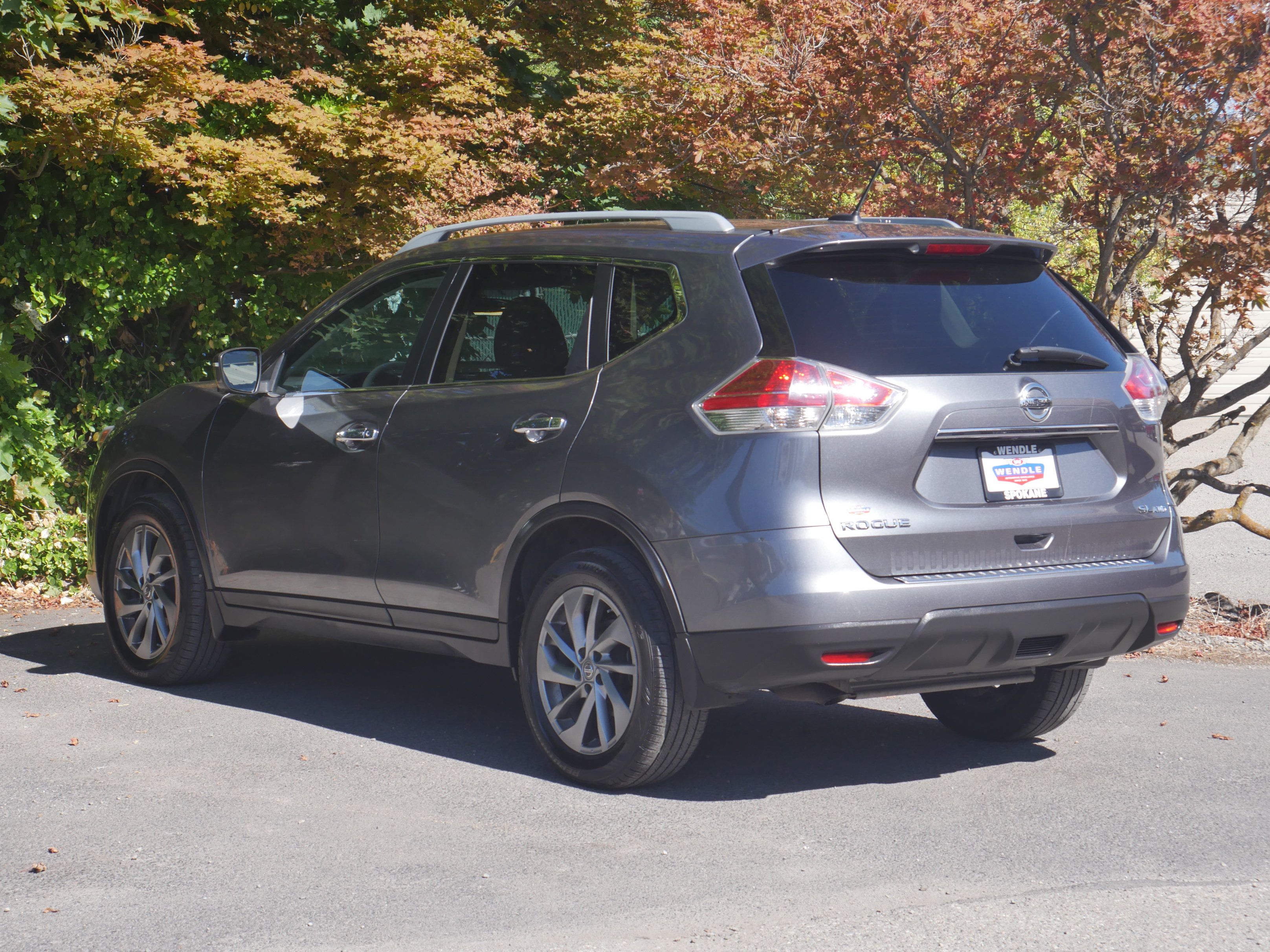 Used 2015 Nissan Rogue SL w/ SL Premium Package AWD/4WD image 17