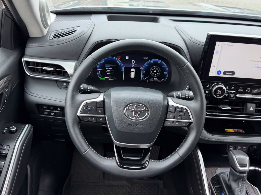 Certified 2026 Toyota Highlander Platinum AWD/4WD image 23