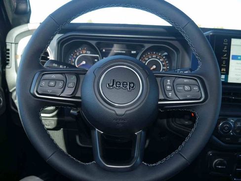 New 2025 Jeep Gladiator Sport image 36