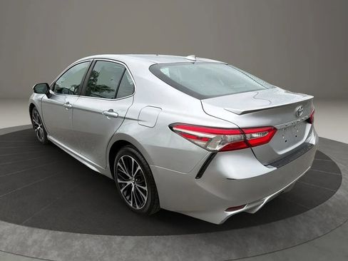 Used 2019 Toyota Camry SE FWD image 7