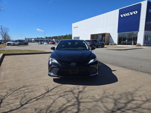 Used 2023 Toyota Camry XLE w/ Cold Weather Package image 3